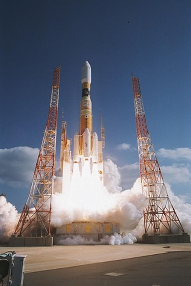 画像: 宇宙ロケット打ち上げ(イメージ) 提供 三菱重工