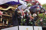 画像: 山車の上で文楽が上演される知立まつり
