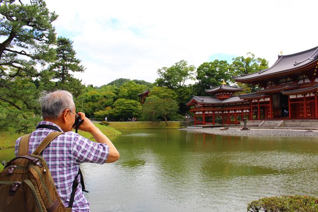 画像: どの角度から見ても美しい平等院鳳凰堂