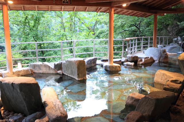 画像: 穴原温泉・吉川屋の露天風呂