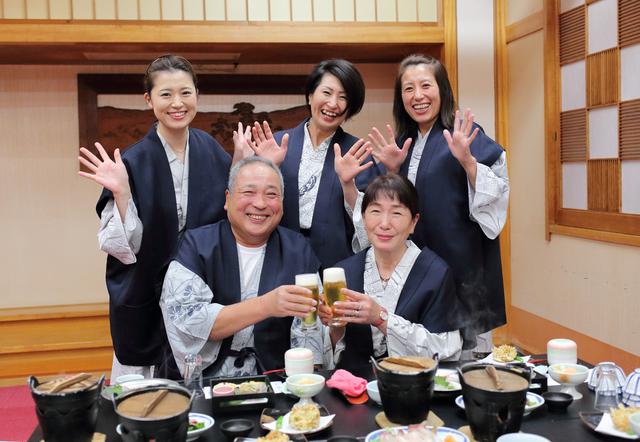 画像: 富山の海の幸をふんだんに使用した夕食に大満足