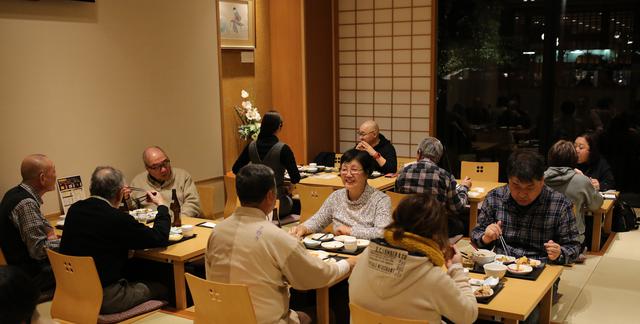 画像: 「夕凪の湯 御宿野乃」では、ゆったりとした空間でバイキングの夕食を満喫