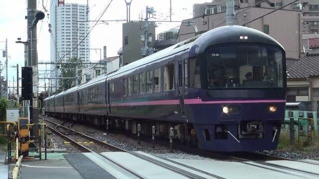 画像: 常磐貨物線を通るお座敷列車「華」(弊社社員撮影)