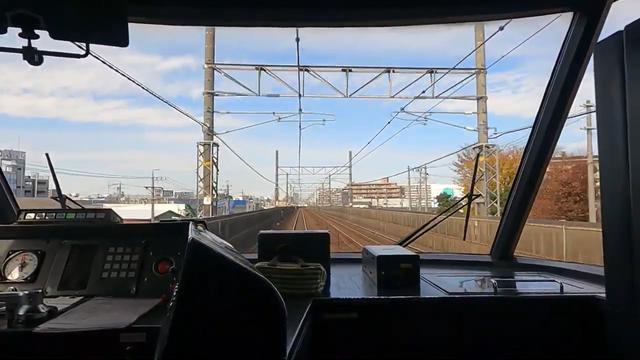 画像: 笠寺駅から名古屋方面に西進するキハ85系の車窓。前面・後面が展望できる構造になっていることが特徴。(弊社社員撮影)