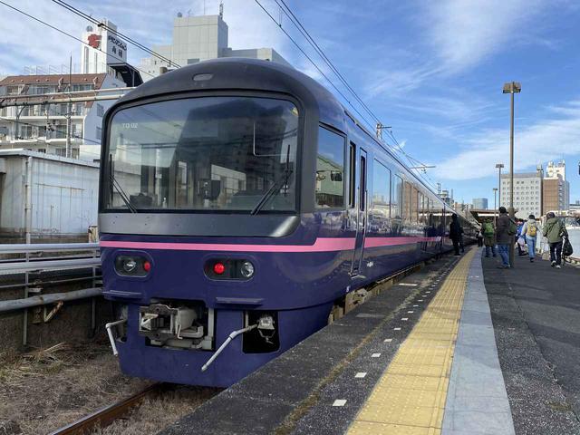 画像: 両国駅停車中の485系お座敷列車華(弊社スタッフ撮影)