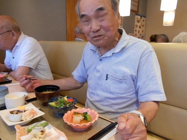 画像1: メインのお寿司です!!皆さん5貫ペロッと召し上がっていました。 お腹もいっぱいになって、とても美味しかったですね。