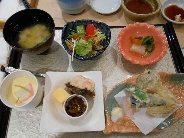 画像: あるメンバーさんは、この日の一週間前に間違えて出かけようとするほど、お寿司をとても楽しみにしていたんですよ~。