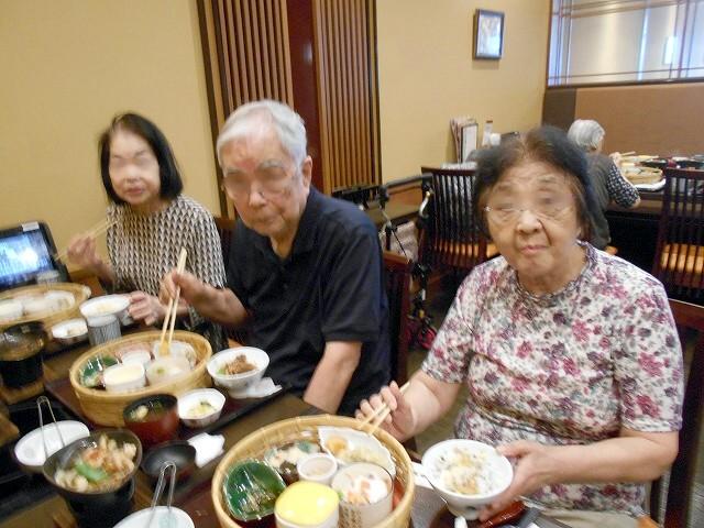 画像2: 9月の高井戸の様子。外出やらお祝いやら。
