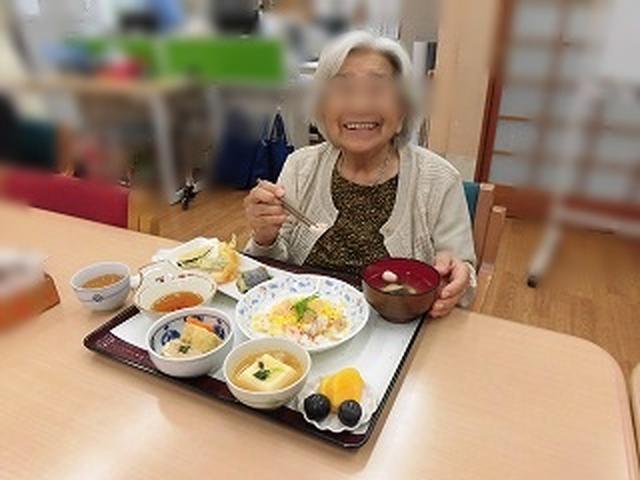 画像: 「食べきれないわ~」