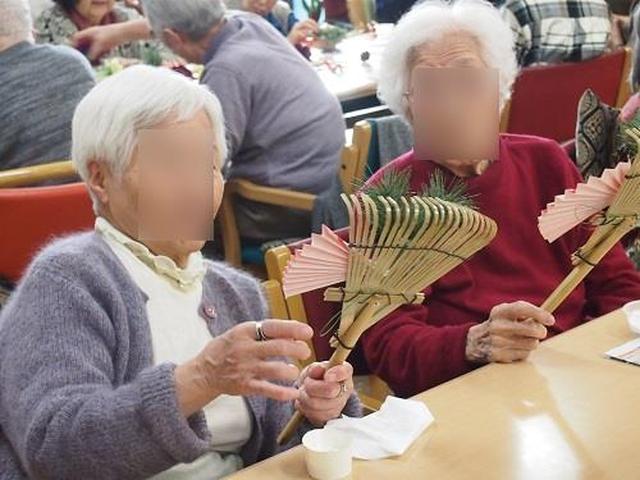 画像: お隣の方と相談したり・・・