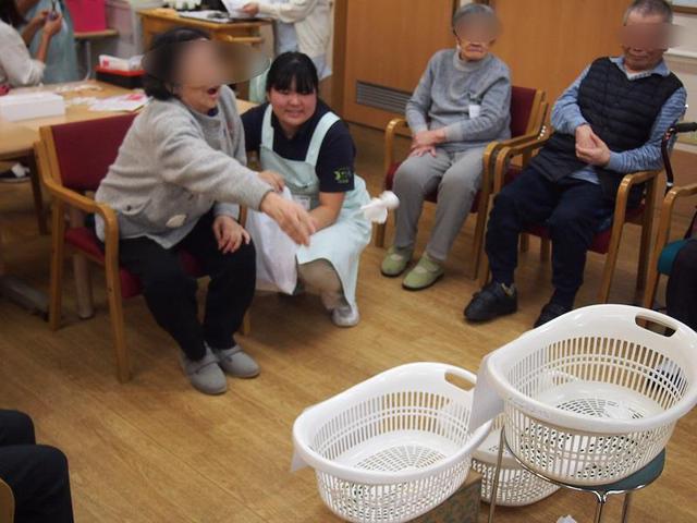 画像3: てるてる坊主で晴れるかな?