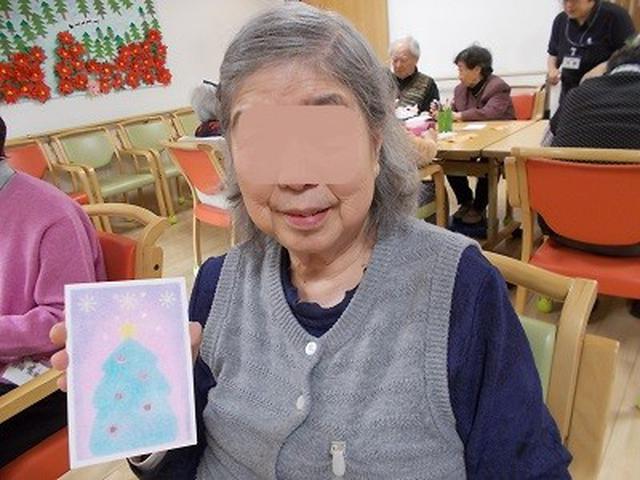 画像: パステルアートは、皆さん慣れておりお一人お一人違った ツリーが出来ました。