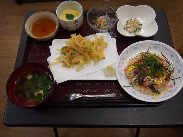 画像: 忘年会のお食事!!