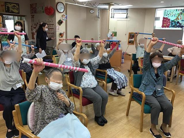 画像2: 棒体操で体を動かそう