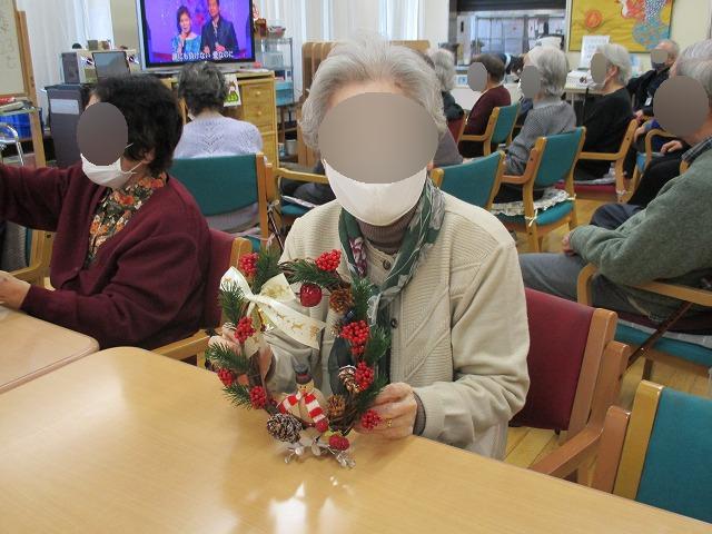 画像: 皆様 可愛いクリスマスリースが出来ました。 一足早く、クリスマス気分です。 お家に飾って楽しんでいただきたいと思います。