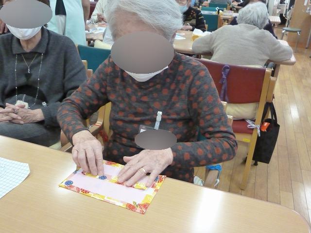 画像1: 簡単に入れられて持ち運びに便利です。 内側はラミネートシートで衛生的です。 ちりめんの絵柄も可愛いので、持って行くのが楽しくなります。