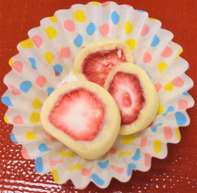 画像: 六花亭の『ストロベリーチョコ ホワイト』をお取り寄せ