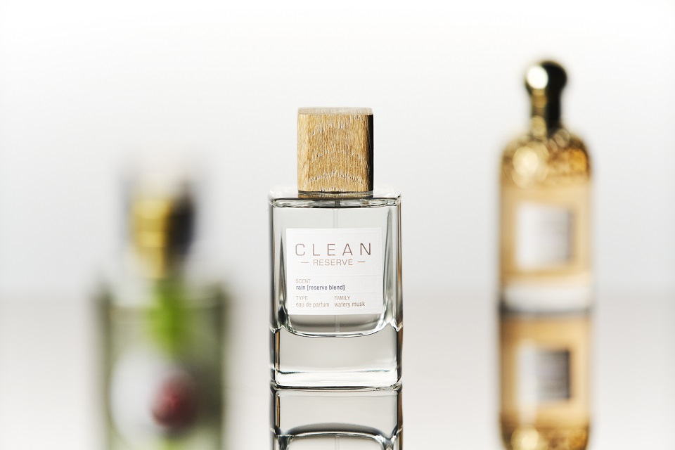 軽やかに、爽やかに。 「ワザあり」でつけこなす 夏のフレグランス (2