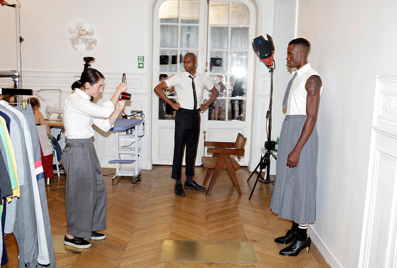 トム・ブラウン パリ・コレクション直前の 48時間に密着 (2/5) - T