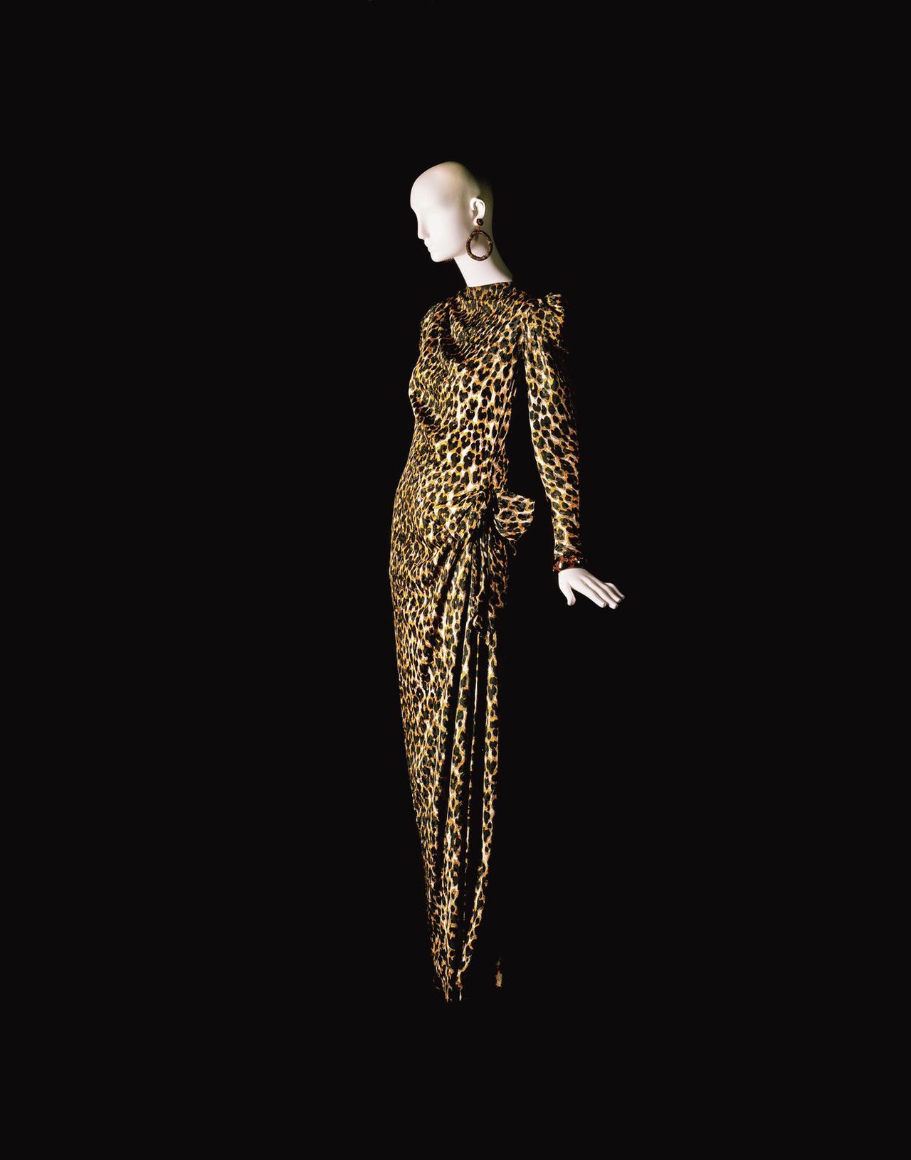 Yves Saint Laurent イヴサンローラン レオパード柄 シルク混 イヴ・サンローランのクリスマスコスメ2020、“レオパード柄