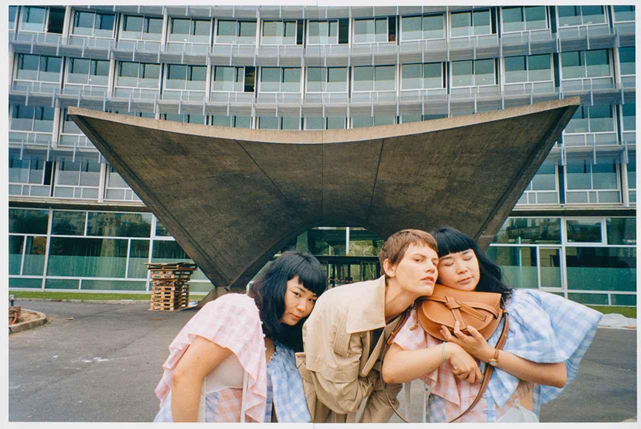 注目の日本人アーティストと コラボレーション！ ロエベのビジュアル