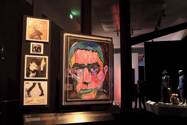 デヴィッド・ボウイ、 大いなる幻影 (2/5) - T JAPAN:The New York