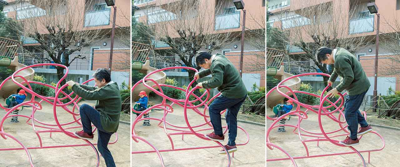 画像: 是枝が設立した制作者集団「分福」のオフィスにほど近い公園でのひとコマ