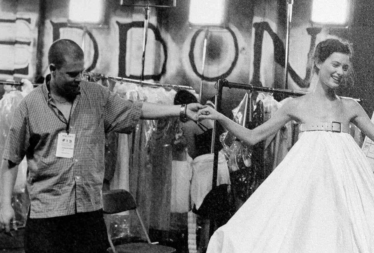 天才デザイナーはいかに生き、 なぜ自らその生涯を閉じたのか