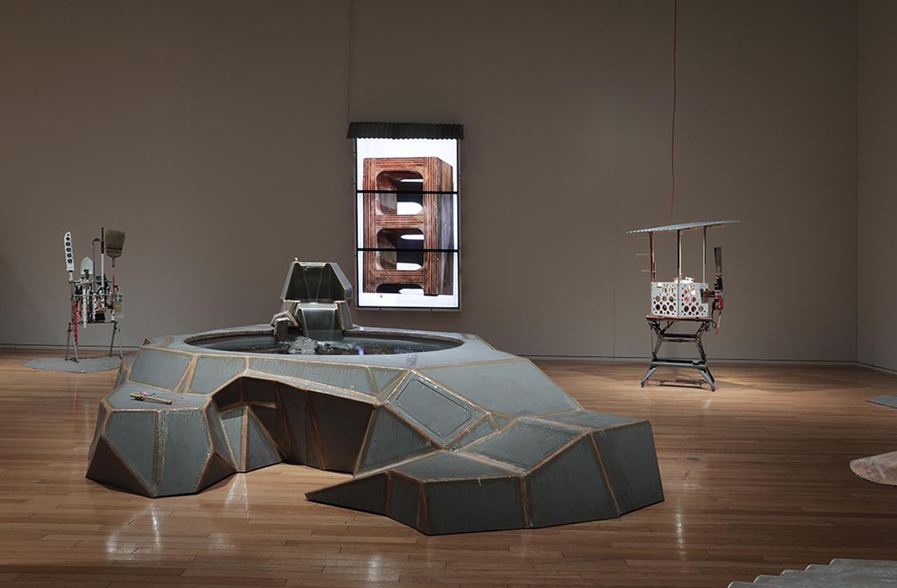 美術館が“茶事の空間”に。 現代アーティスト トム・サックスの奇天烈な