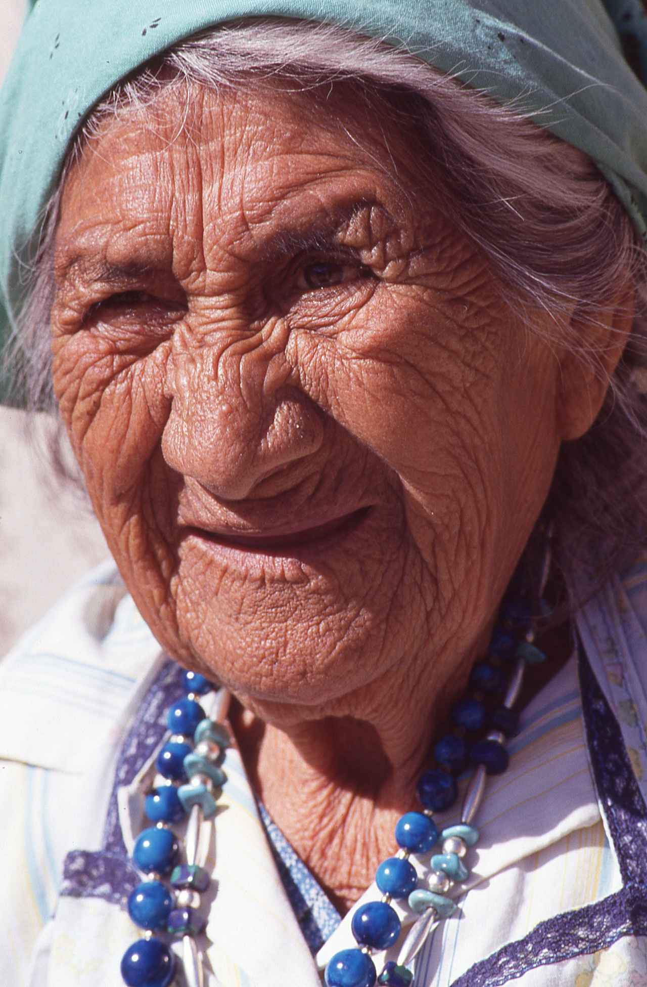 画像: 母なる大地を守り続けた貌には深い皺が刻まれていた