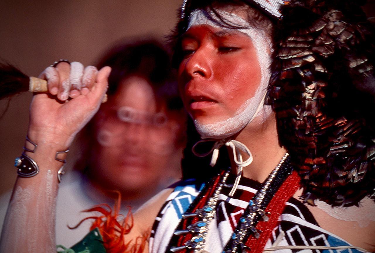 画像: 彼らの祖先は遠くアジアから渡ってきた。祭りの踊りにはまだシャーマニズムの色も残る