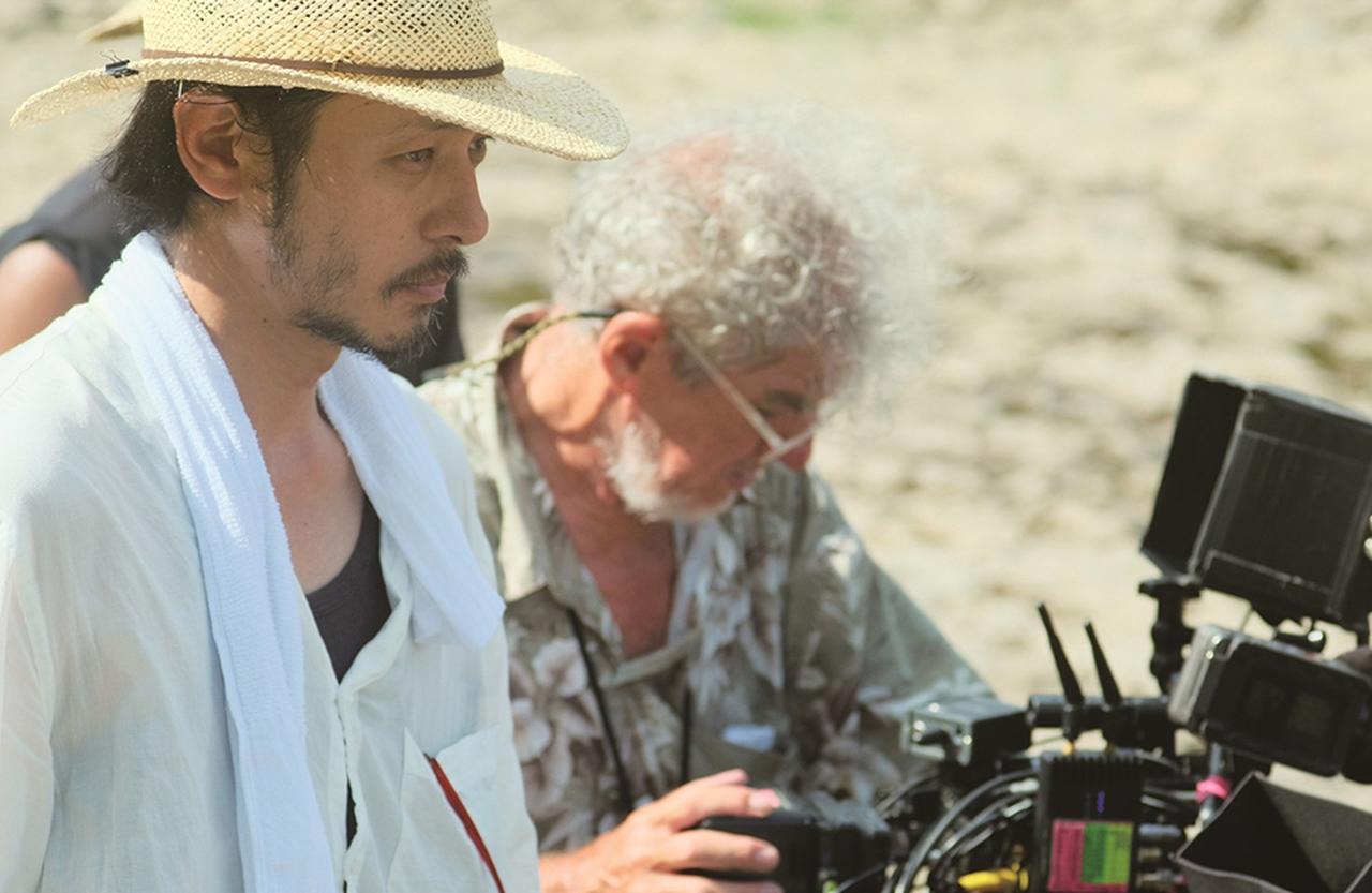 初長編作品『ある船頭の話』で ヴェネチア国際映画祭へ。 監督