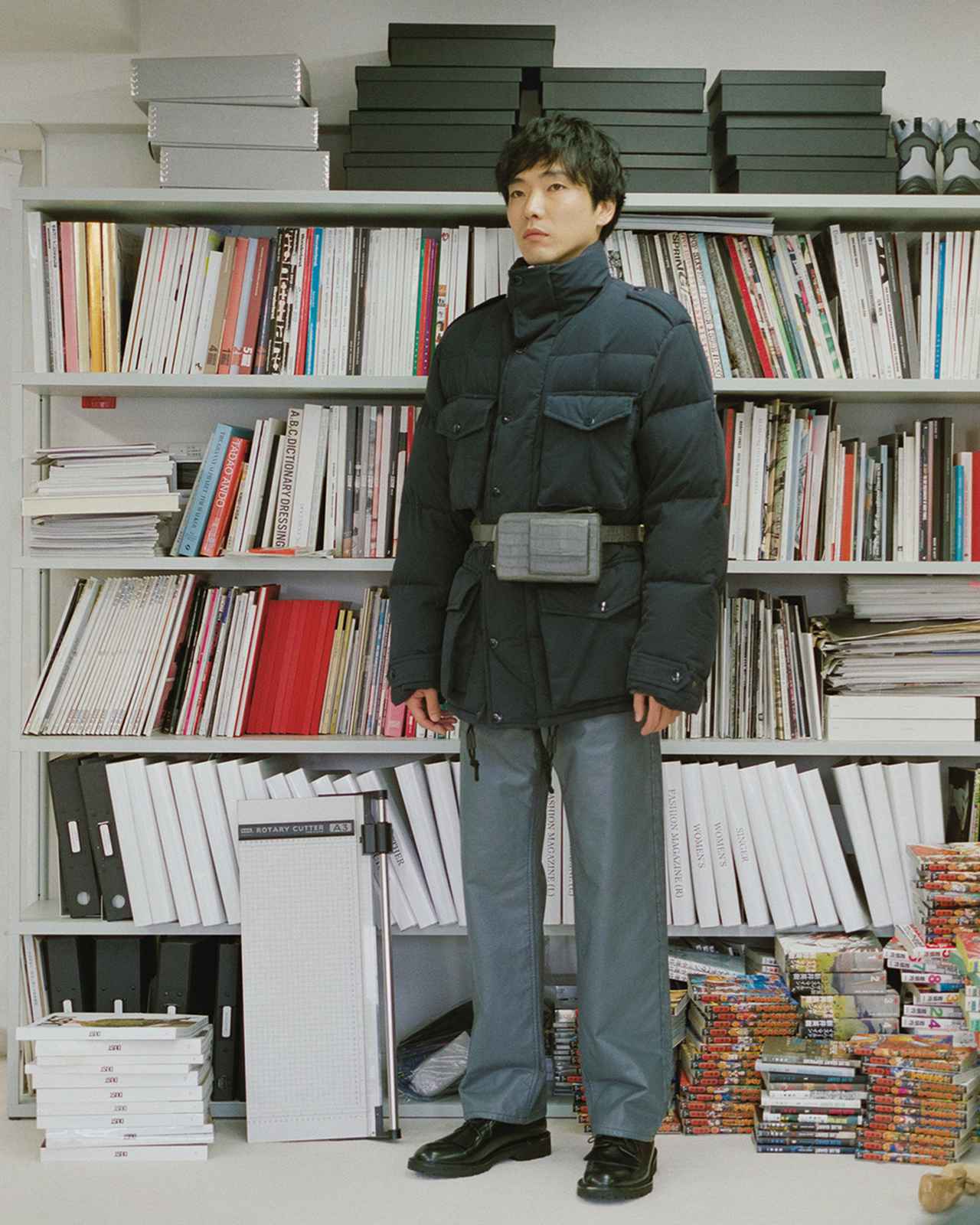 画像2: 俳優、柄本 佑
“コートの男”を演じる