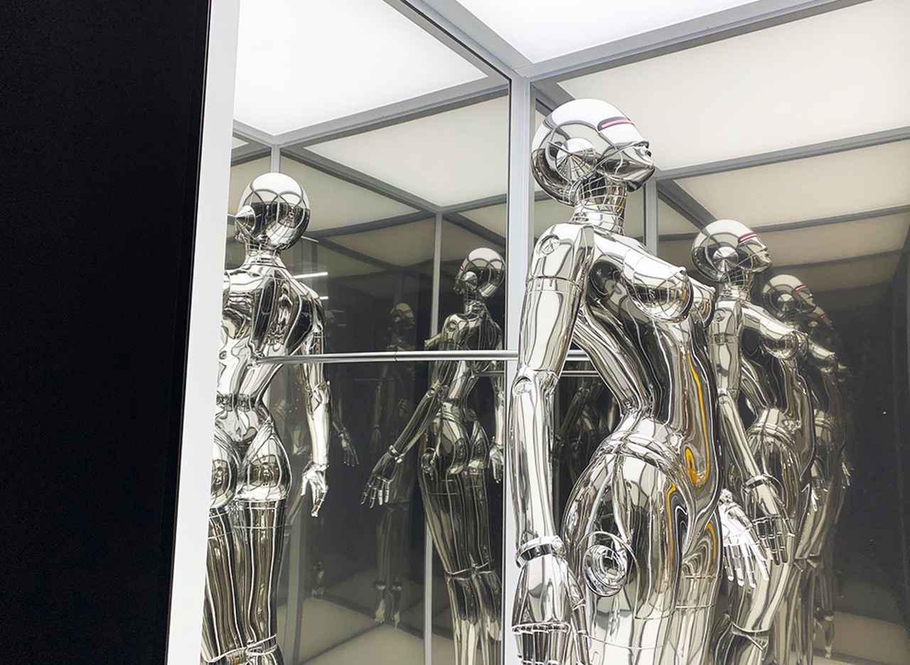 空山基 個展『SEX MATTER』展示風景 - 「表現におけるタブーと戦う