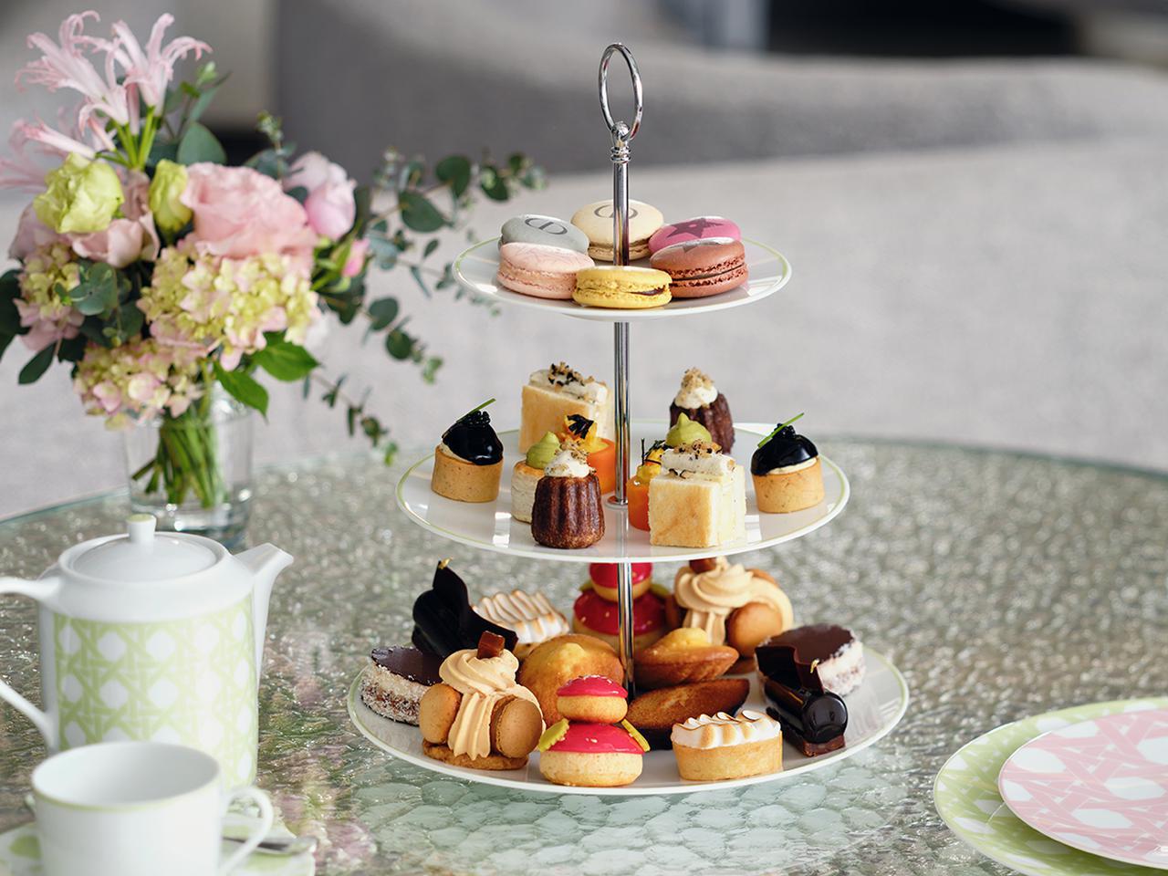 TJ News 銀座で味わう、夢の供宴 「カフェ ディオール by ラデュレ