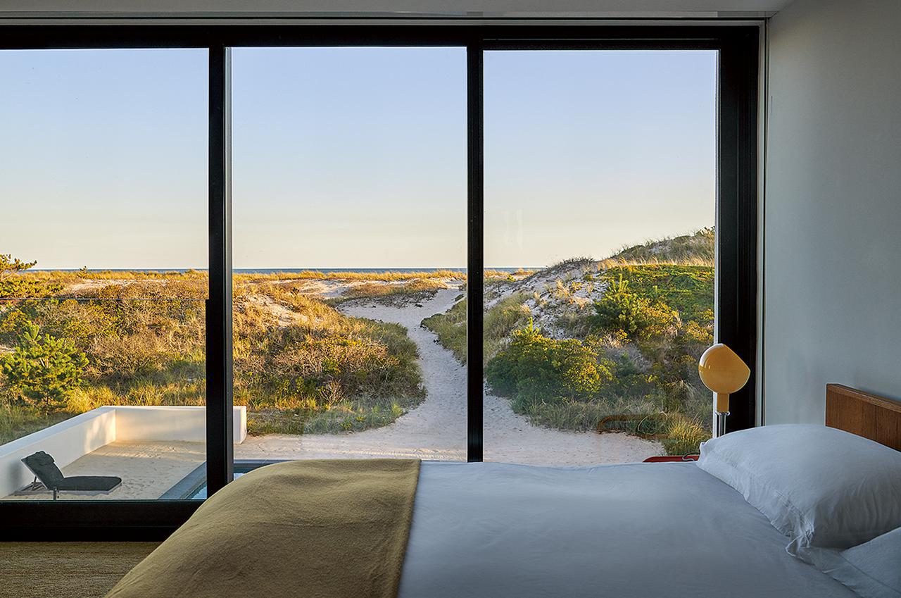 専用/砂浜/海/海の家ベース ウォード・ベネットが建てた 砂浜にたたずむ家 (2/2) - T JAPAN