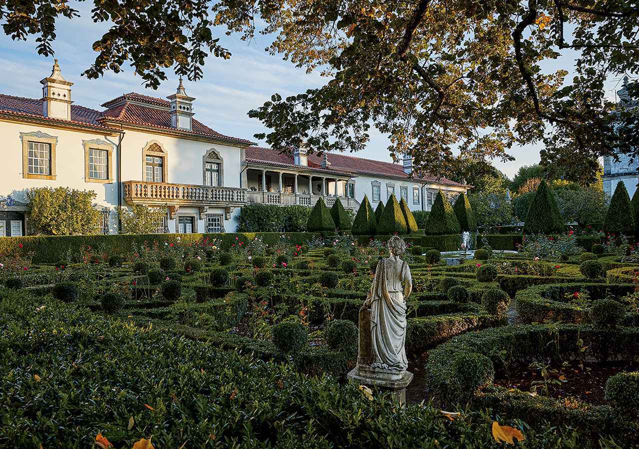 つながる庭が村に命を吹き込む。 ポルトガル、サンタルの再生物語 (1/2