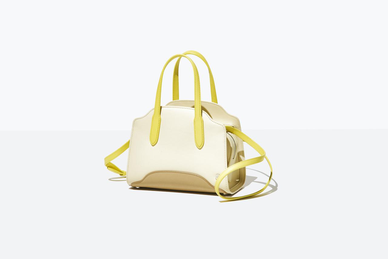 小ぶりながら実用的な大きさで優秀 Louis Vuitton ハンドバック 小ぶりなのに使えると話題！ ルイ・ヴィトンやザ・ロウなど 才色