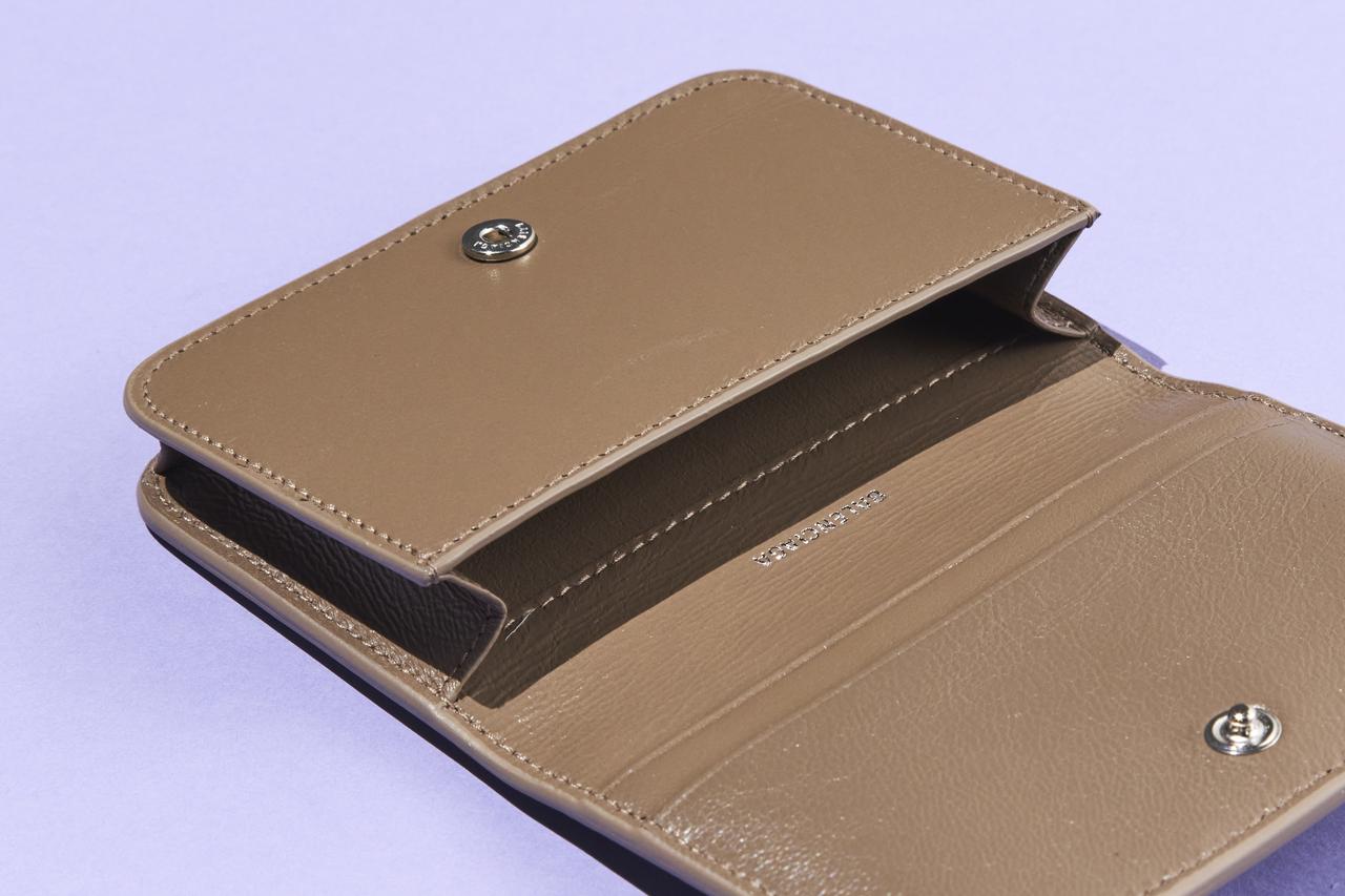 第一印象を左右する必需品 エルメス、グッチ、ディオールなど