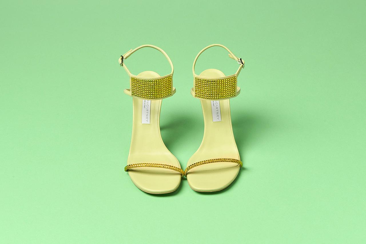 エルメスやステラ、マノロなど 夏気分を盛り上げる 大人のカラー