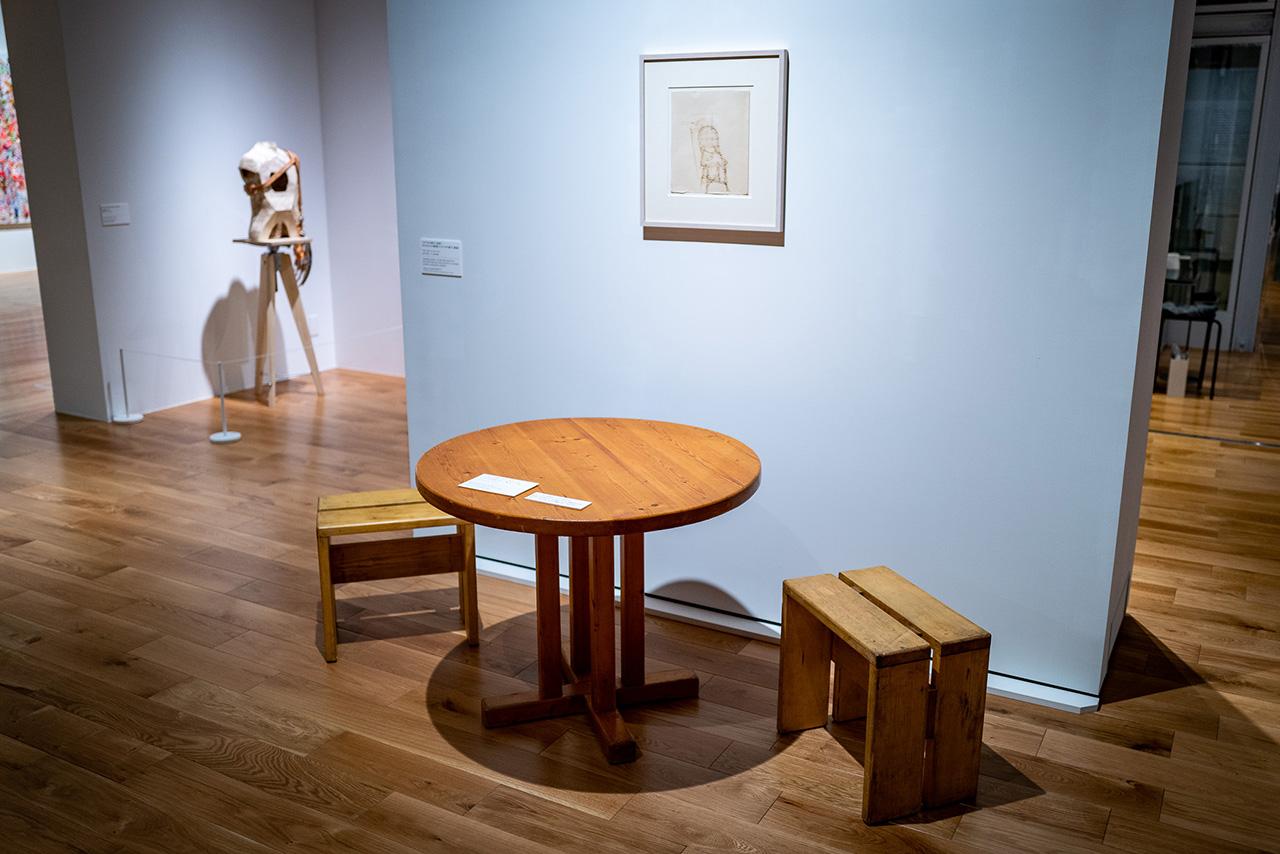 現代アートと家具が出合って 生み出される心地よい空間とは── 異色のコレクター展の魅力に迫る - T JAPAN:The New York Times  Style Magazine 公式サイト