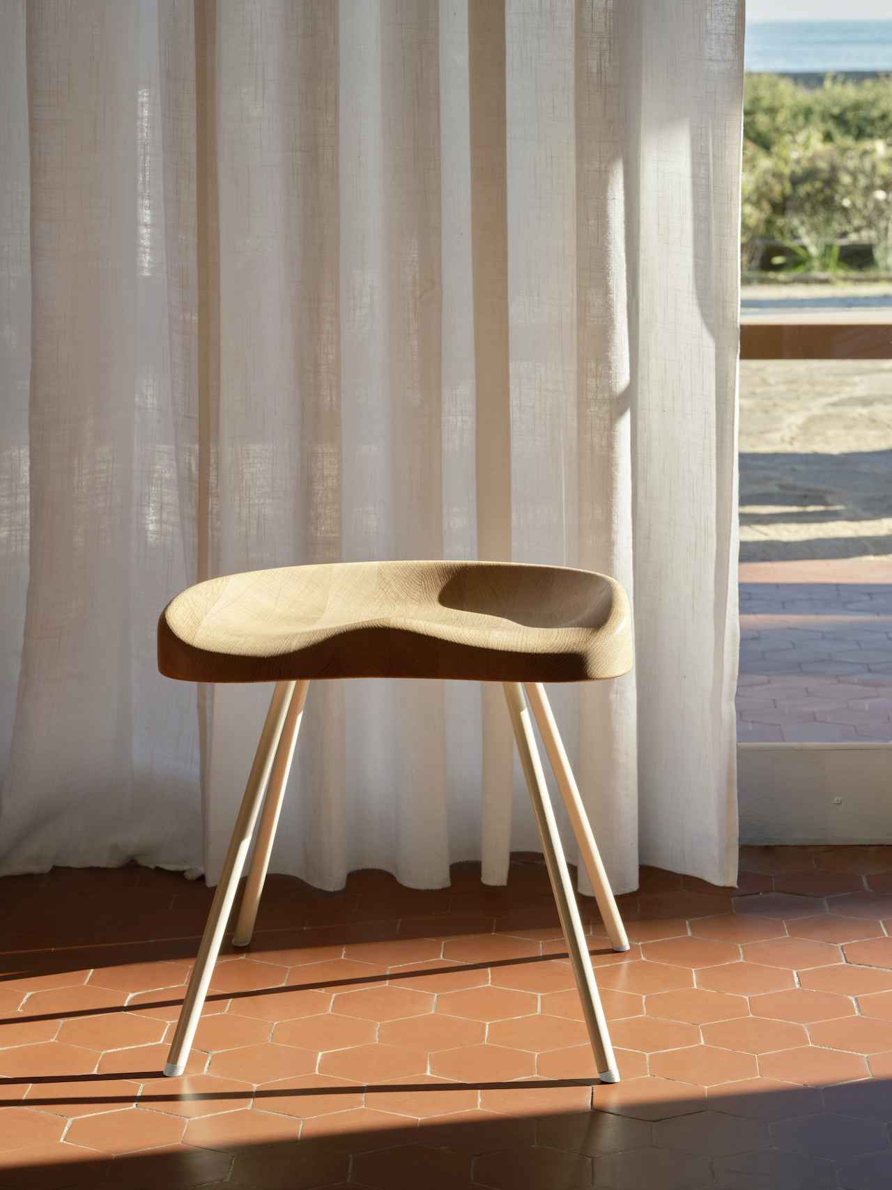 チャールズエドワード❣️赤いいす　1脚 スクエアスツール Kartell CHARLES GHOST / カルテル チャールズゴースト ロー46