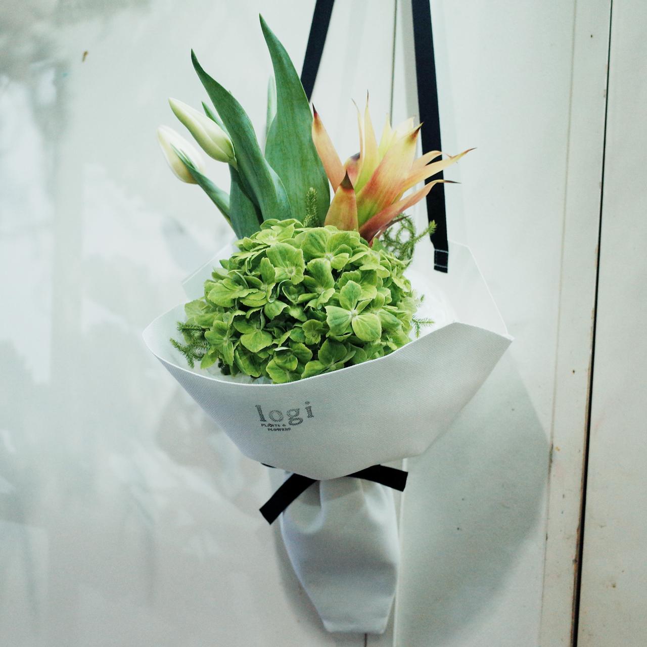 二十四節気とフローリスト Vol.6 大寒の花束 「logi plants&flowers