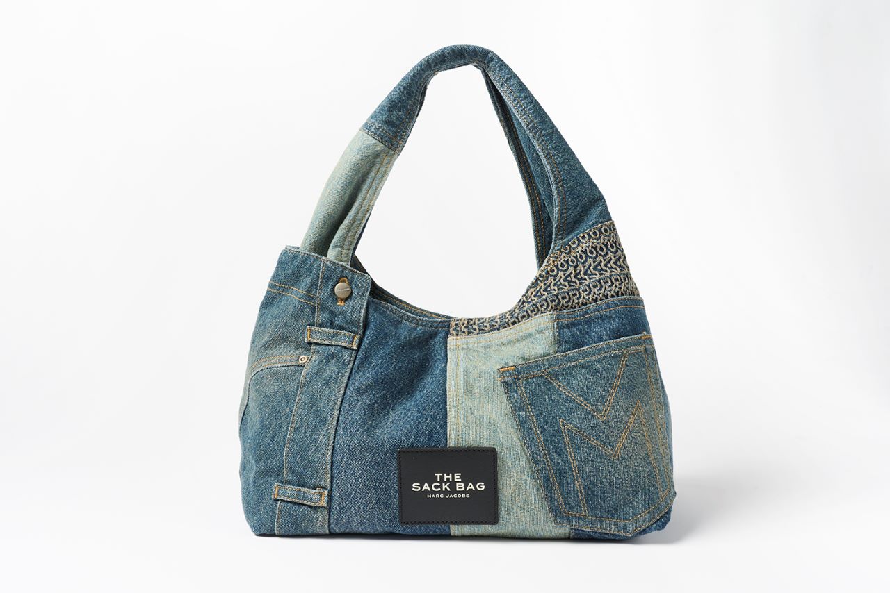 エルメス、バレンシアガなどで発見。 今季注目の「デニム」を使った