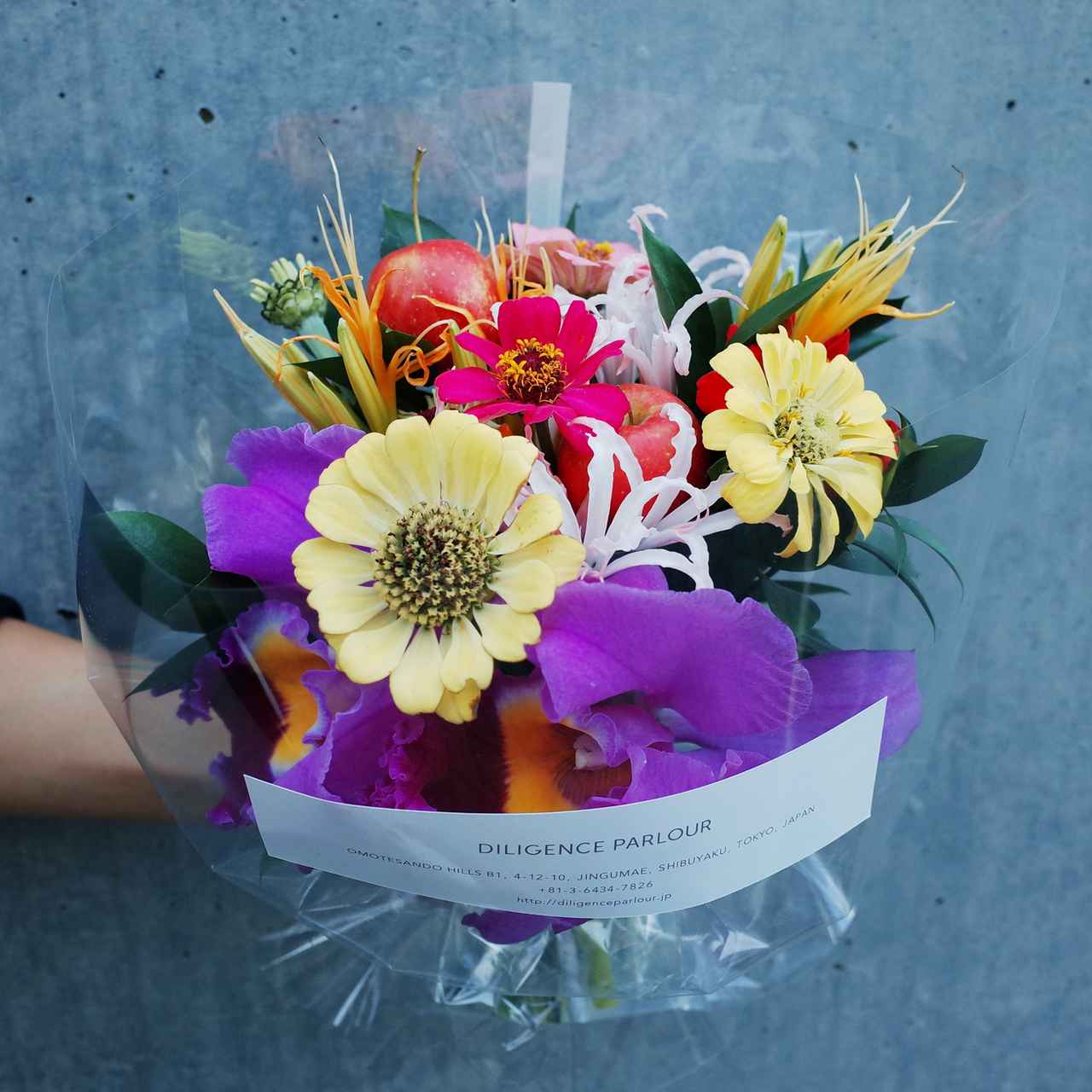 表参道駅のフローリスト】 自分へ、大切な人へ贈りたい花束を 束ねて