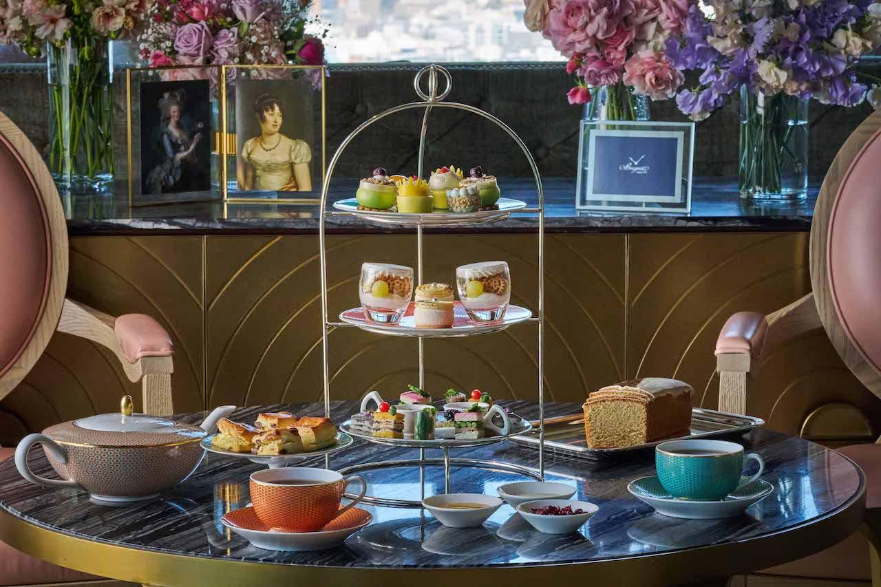 ブレゲの世界へと誘う、 優雅なアフタヌーンティーで 憧れのタイム