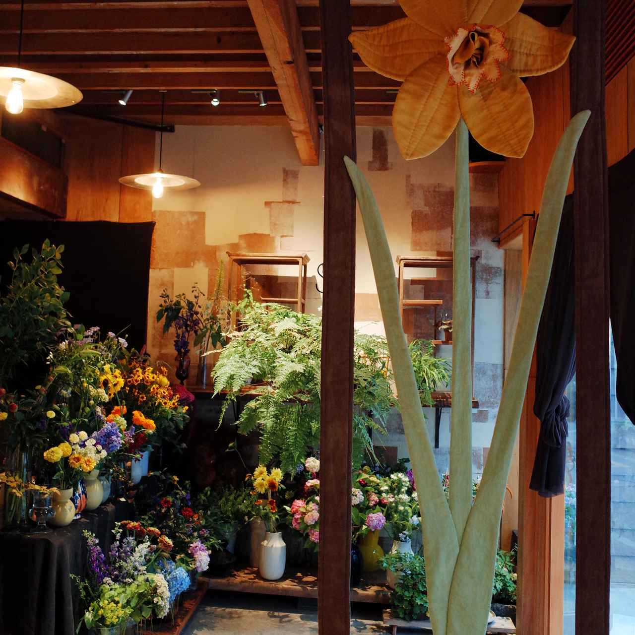 生花用　ニューヨークのデパートで売られていた木製のモダンな花池です 生花用 ニューヨークのデパートで売られていた木製のモダンな