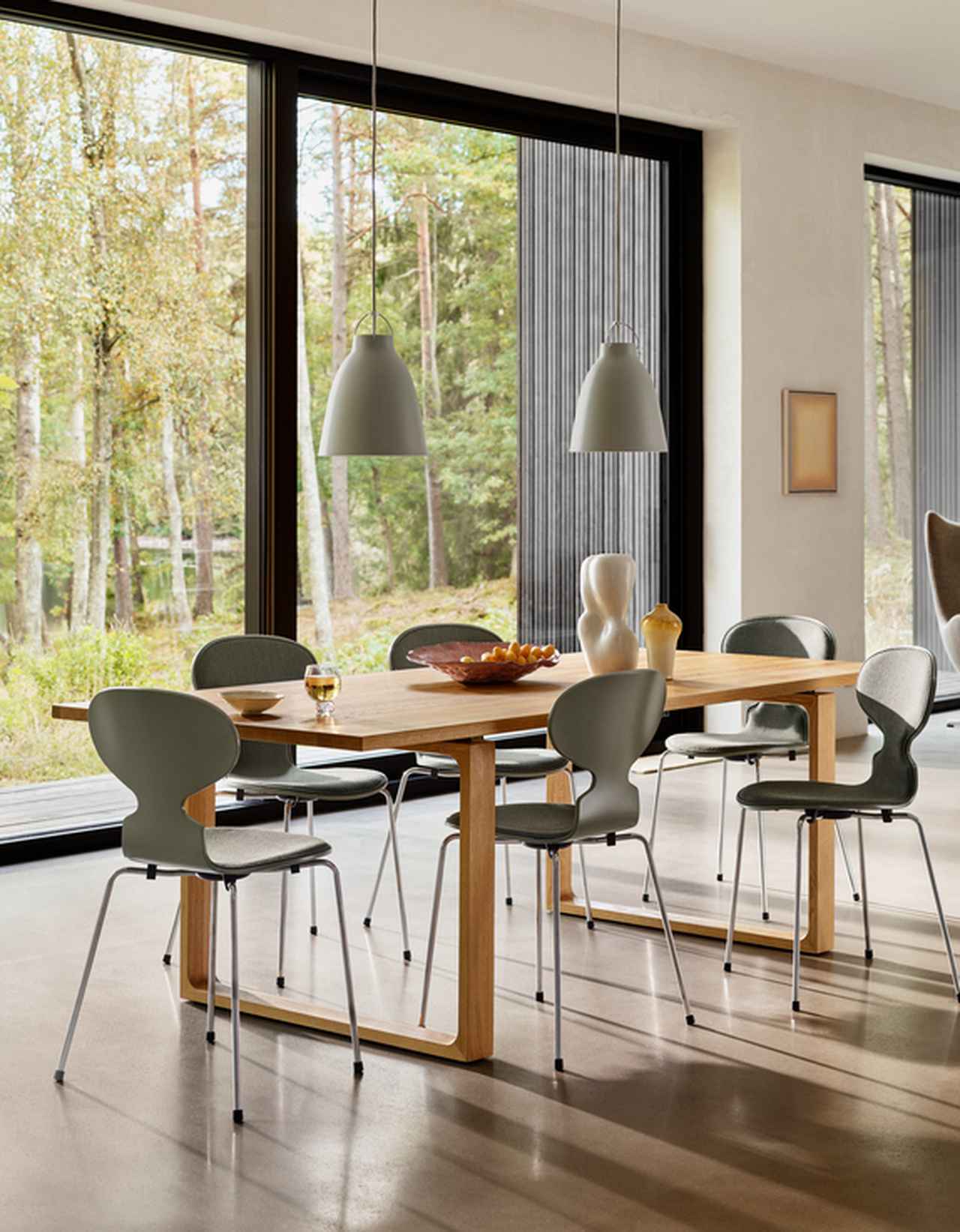 木の温もりと経年変化が魅力。 洗練のダイニングを叶える 木製天板の