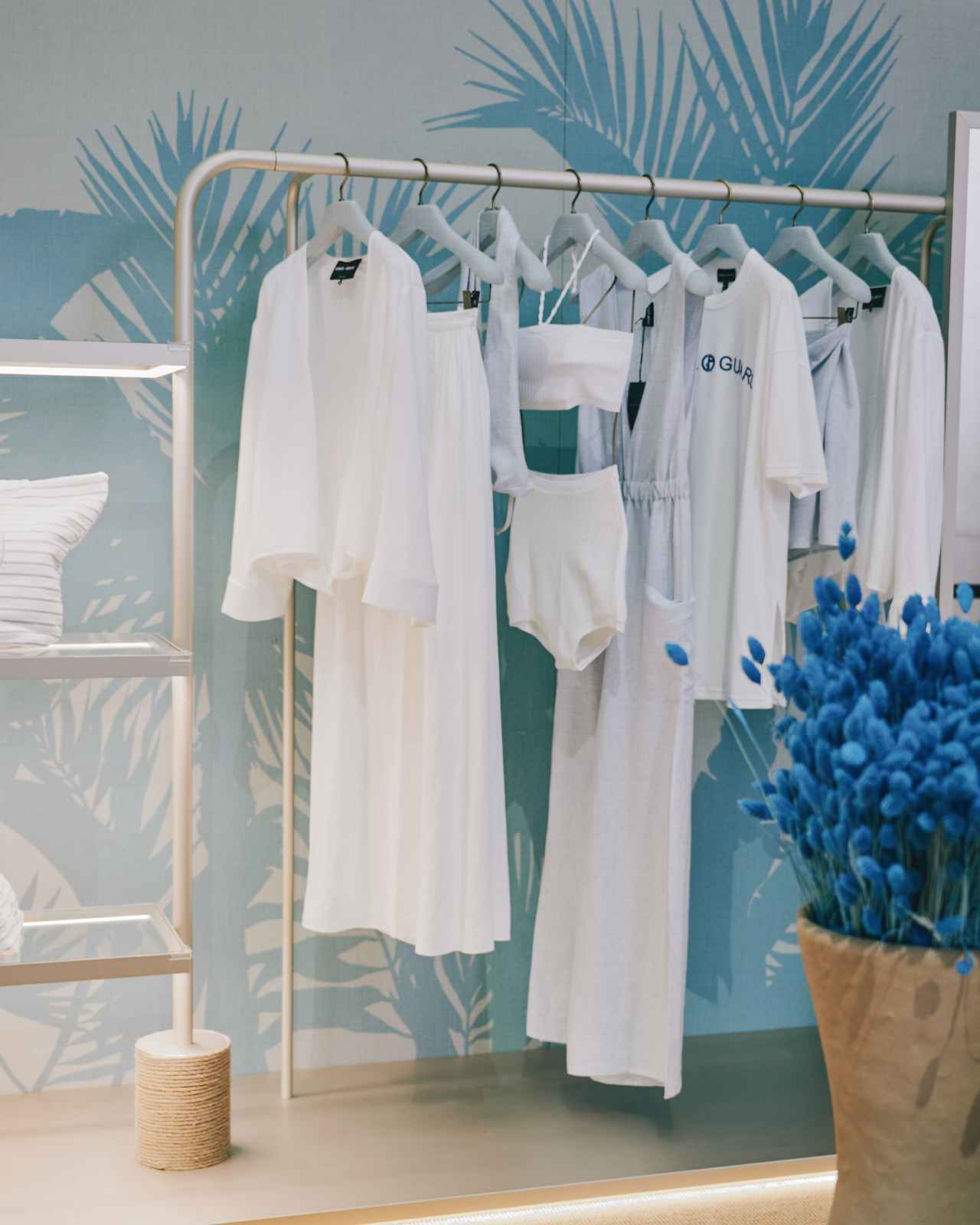 リュクスなリゾートへと誘う、 ジョルジオ アルマーニの 期間限定