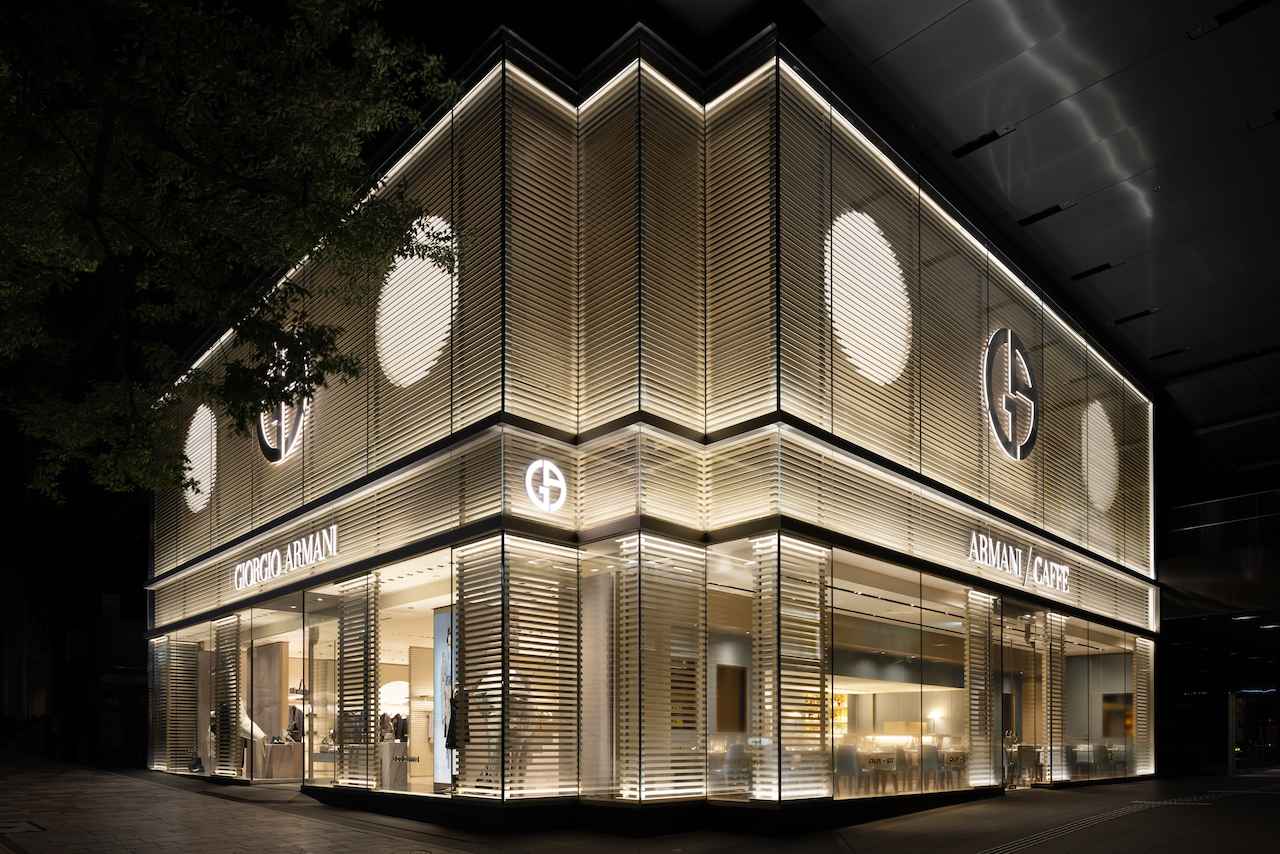カフェも初上陸。五感で楽しむ ジョルジオ アルマーニの新店が 表参道